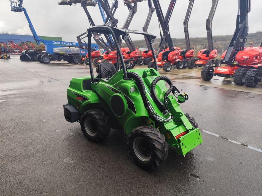 Photo de Chargeur articulé Avant 528 TDL - 11013