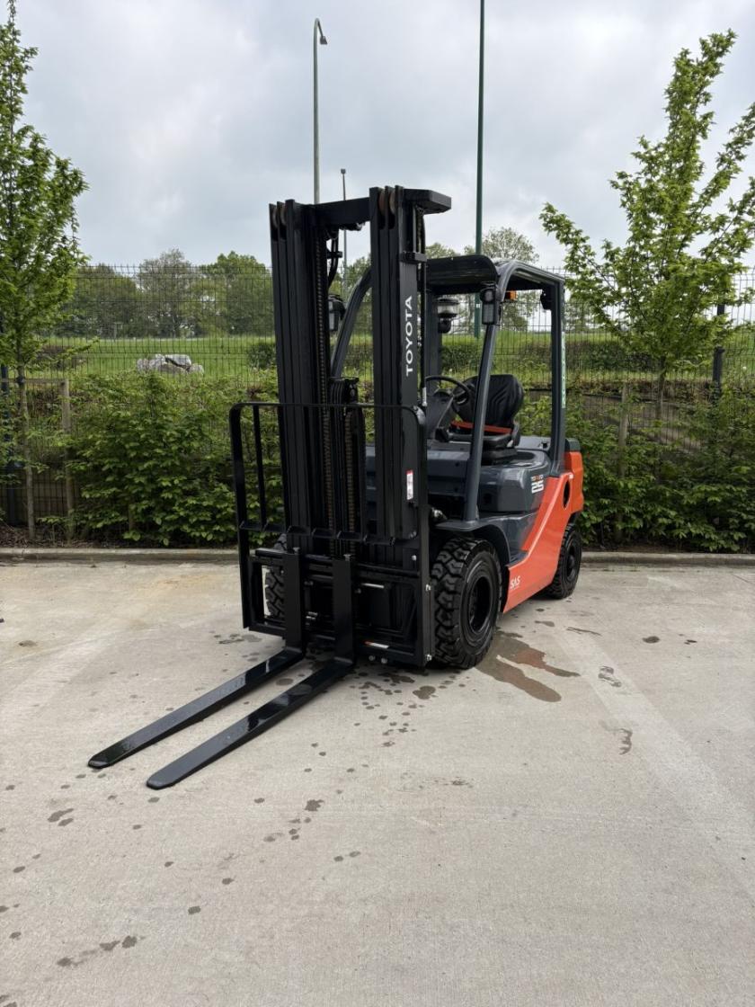 Photo de Chariot élévateur Toyota Tonero 2,5T - 10002