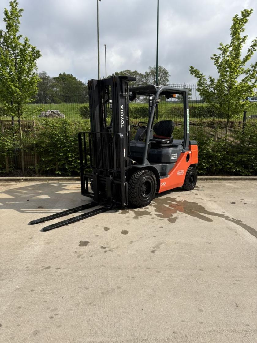 Photo de Chariot élévateur Toyota Tonero 2,5T - 10655