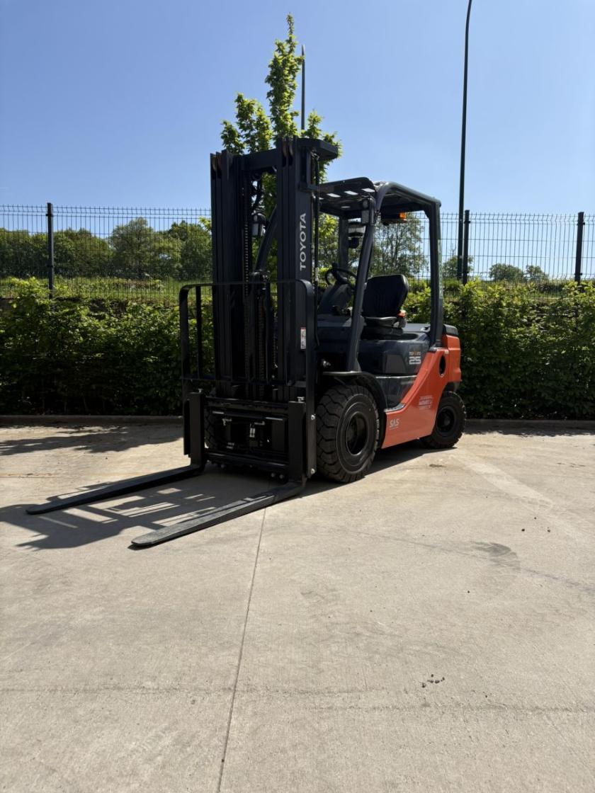 Photo de Chariot élévateur Toyota Tonero 2,5T - 10892