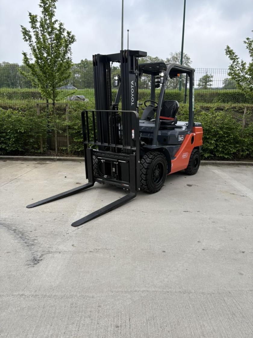 Photo de Chariot élévateur Toyota Tonero 3T - 10129