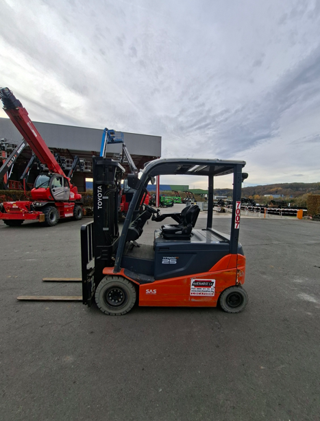 Photo de Chariot élévateur Toyota Traigo 2,5 T - 7007