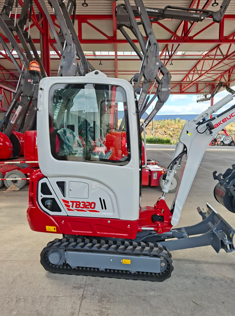Mini-pelle Takeuchi TB320 - 14205